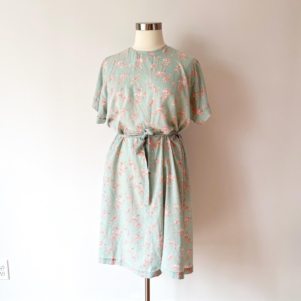SIZE 1X Vintage Floral Day Dress Sage Green Pink Short Sleeve Tie Belt
